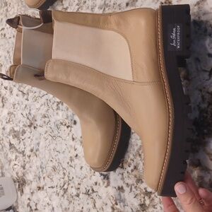 NWOT Sam Edelman Chelsea  Boots in Sesame, sz 9.5